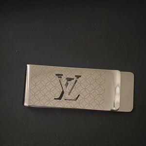 Louis Vuitton Elegant Silver Money Clip